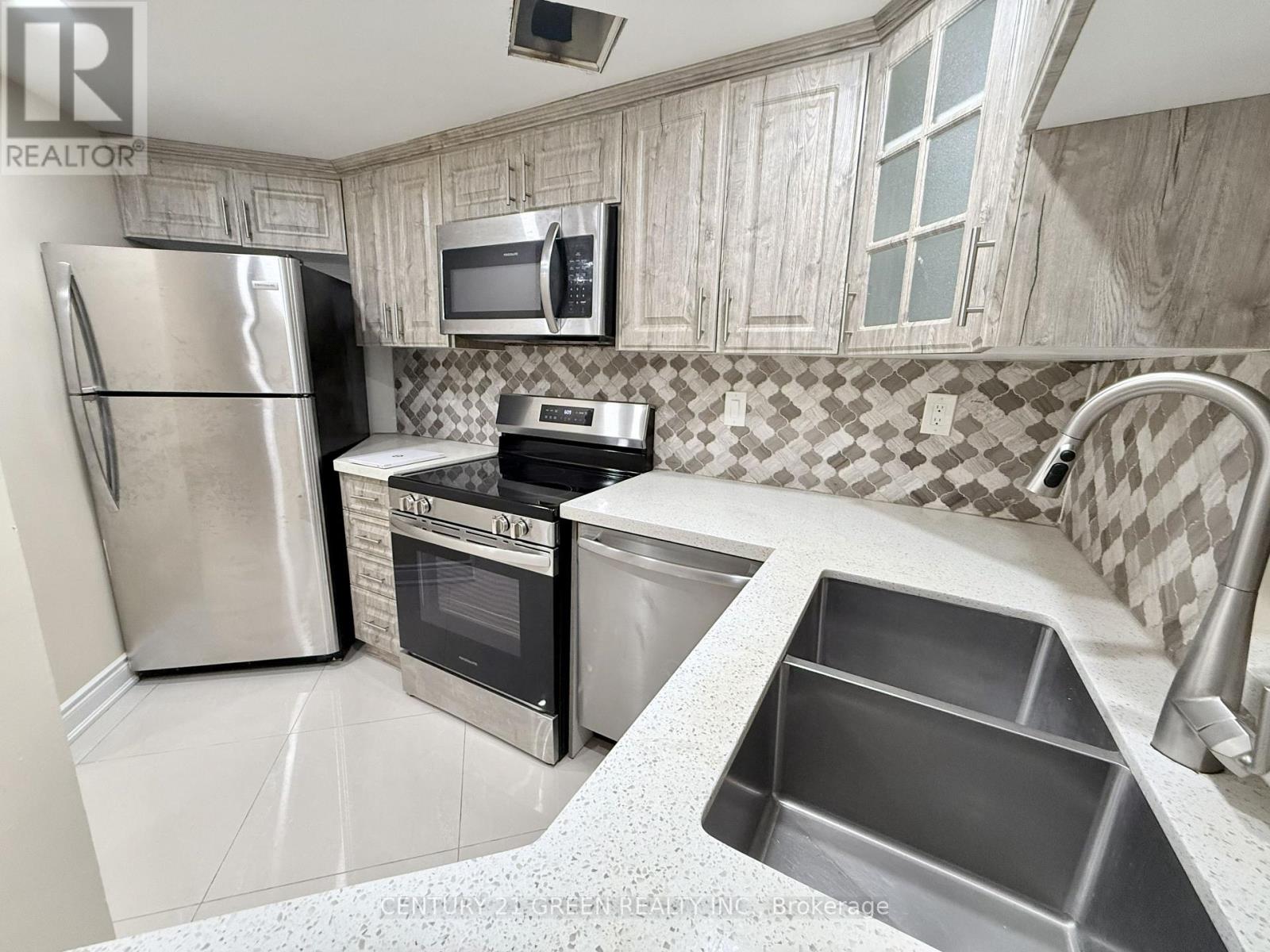 212 - 250 Webb Drive, Mississauga, Ontario  L5B 3Z4 - Photo 9 - W12858056