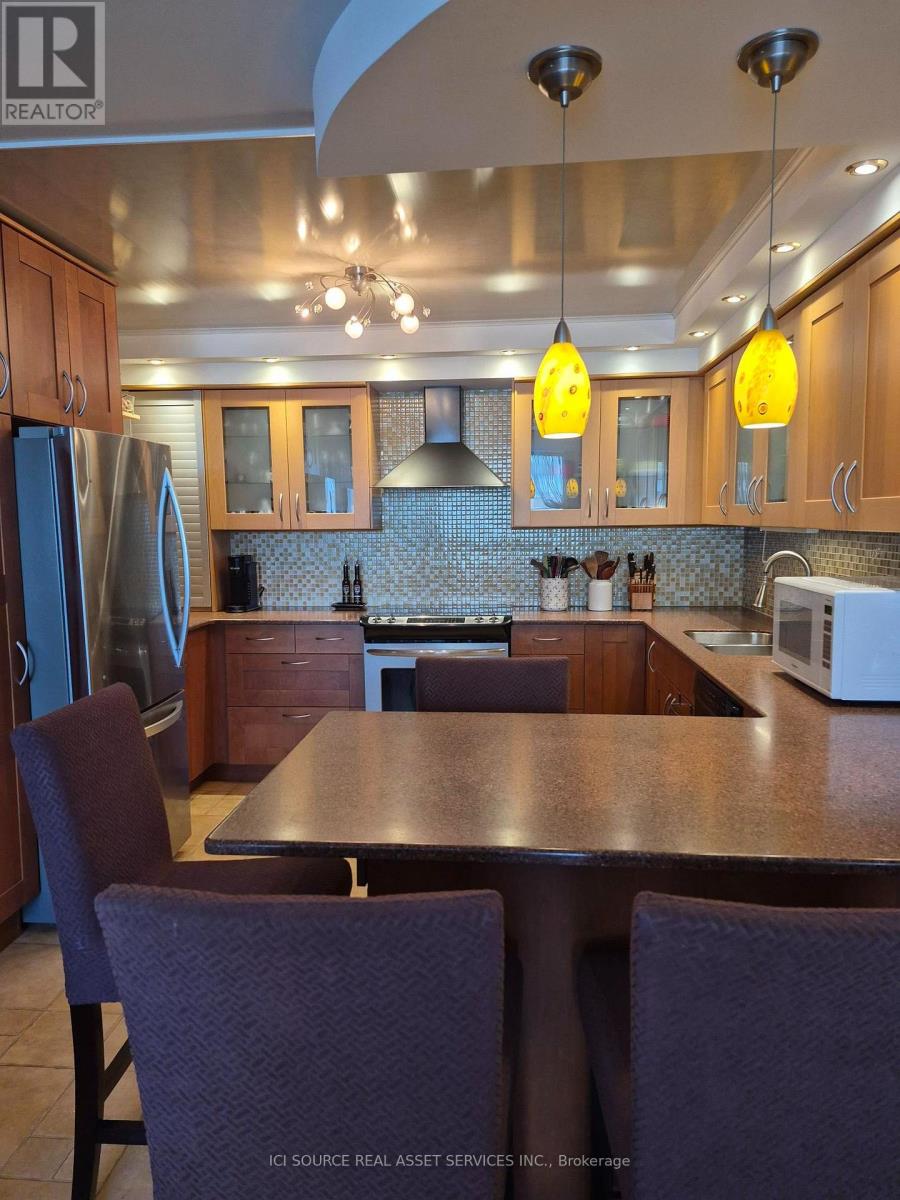 905 - 1270 Maple Crossing Boulevard, Burlington, Ontario  L7S 2J3 - Photo 11 - W12858102