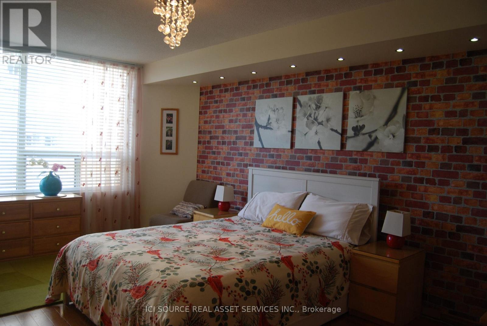 905 - 1270 Maple Crossing Boulevard, Burlington, Ontario  L7S 2J3 - Photo 12 - W12858102