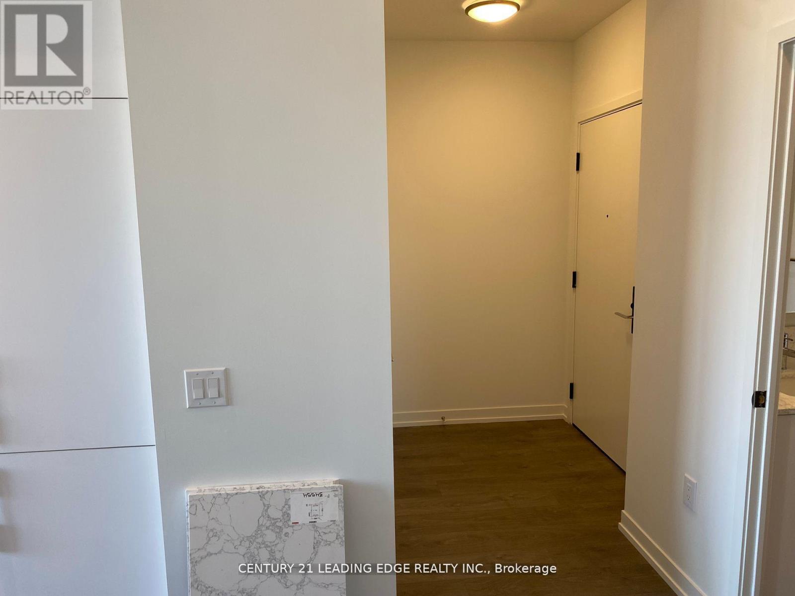 403 - 270 Dufferin Street, Toronto, Ontario  M6K 0H8 - Photo 4 - W12858120