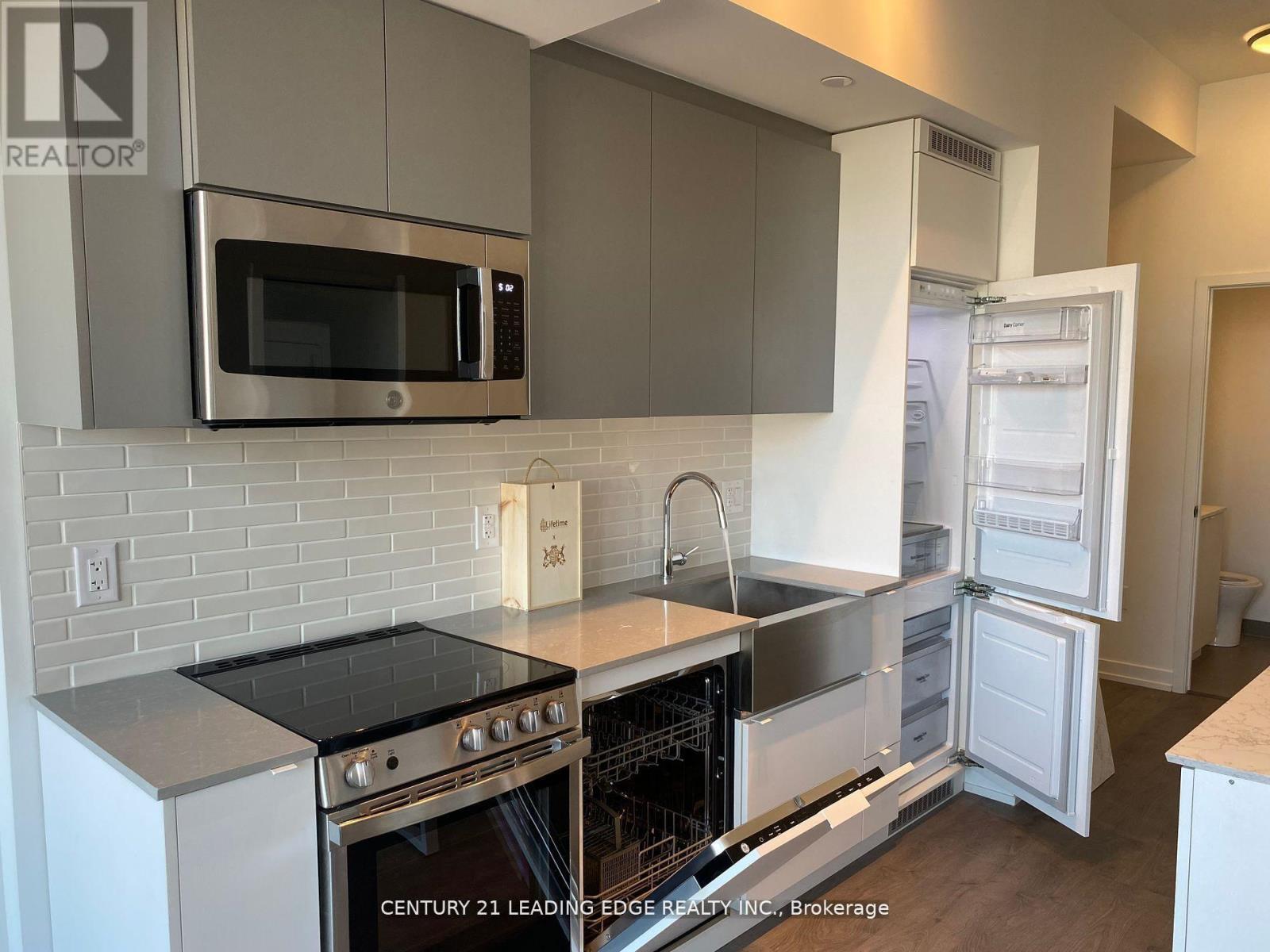 403 - 270 Dufferin Street, Toronto, Ontario  M6K 0H8 - Photo 8 - W12858120