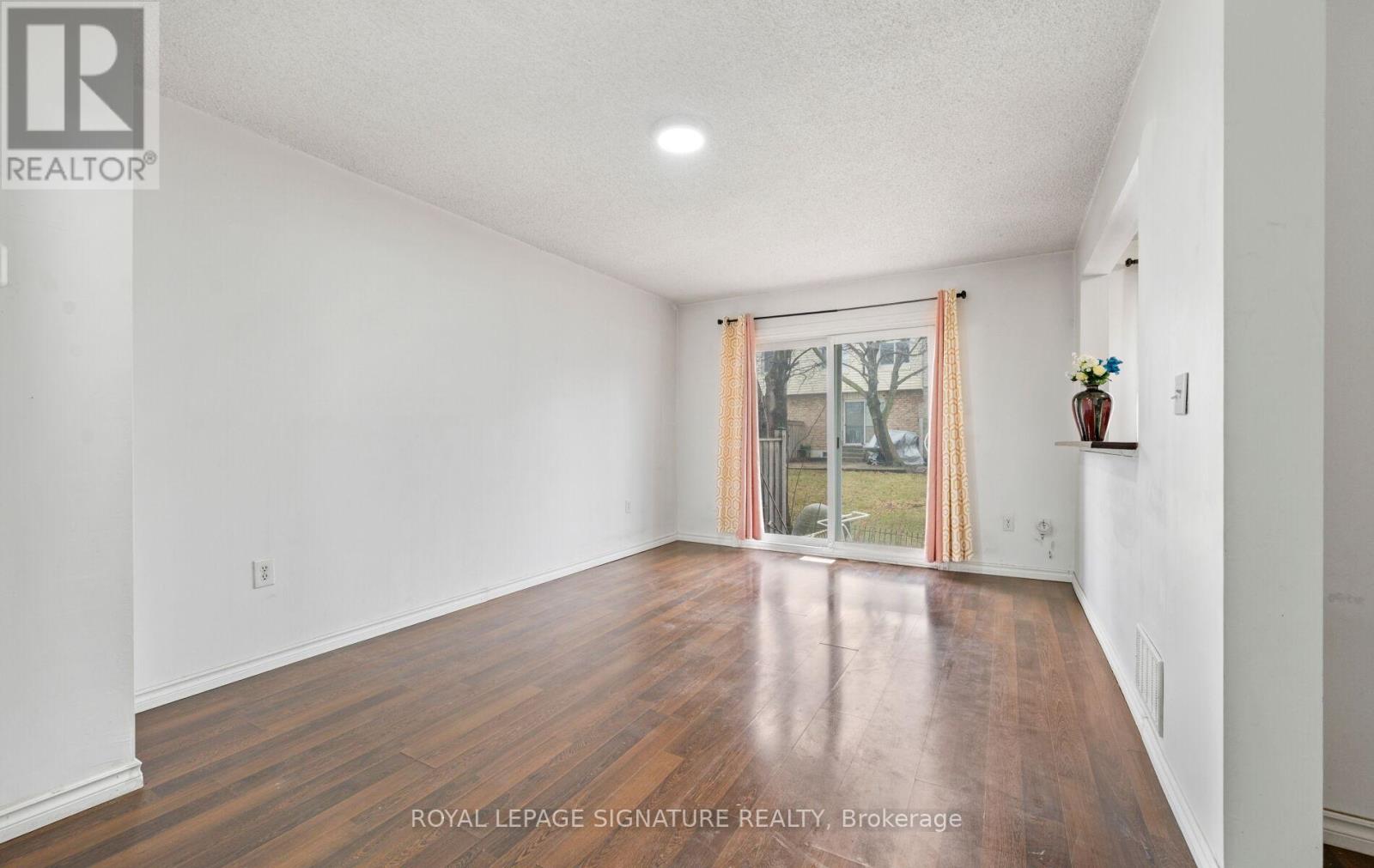 2 - 262 Kenora Avenue, Hamilton, Ontario  L8E 3Y3 - Photo 11 - X12858052