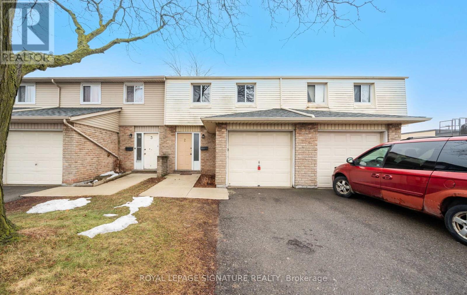 2 - 262 Kenora Avenue, Hamilton, Ontario  L8E 3Y3 - Photo 2 - X12858052