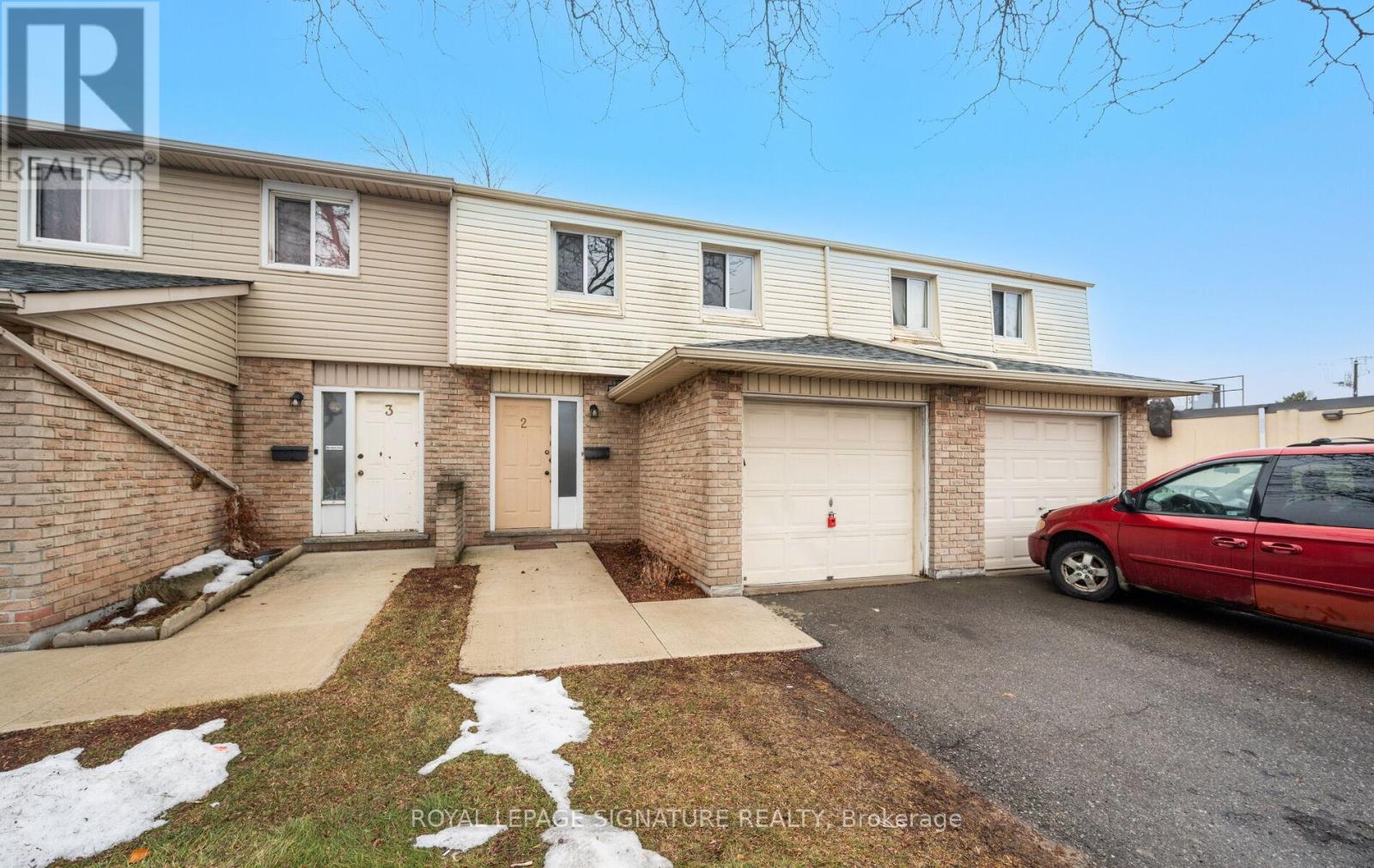 2 - 262 Kenora Avenue, Hamilton, Ontario  L8E 3Y3 - Photo 3 - X12858052