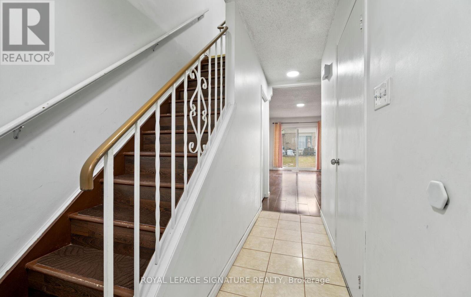 2 - 262 Kenora Avenue, Hamilton, Ontario  L8E 3Y3 - Photo 9 - X12858052