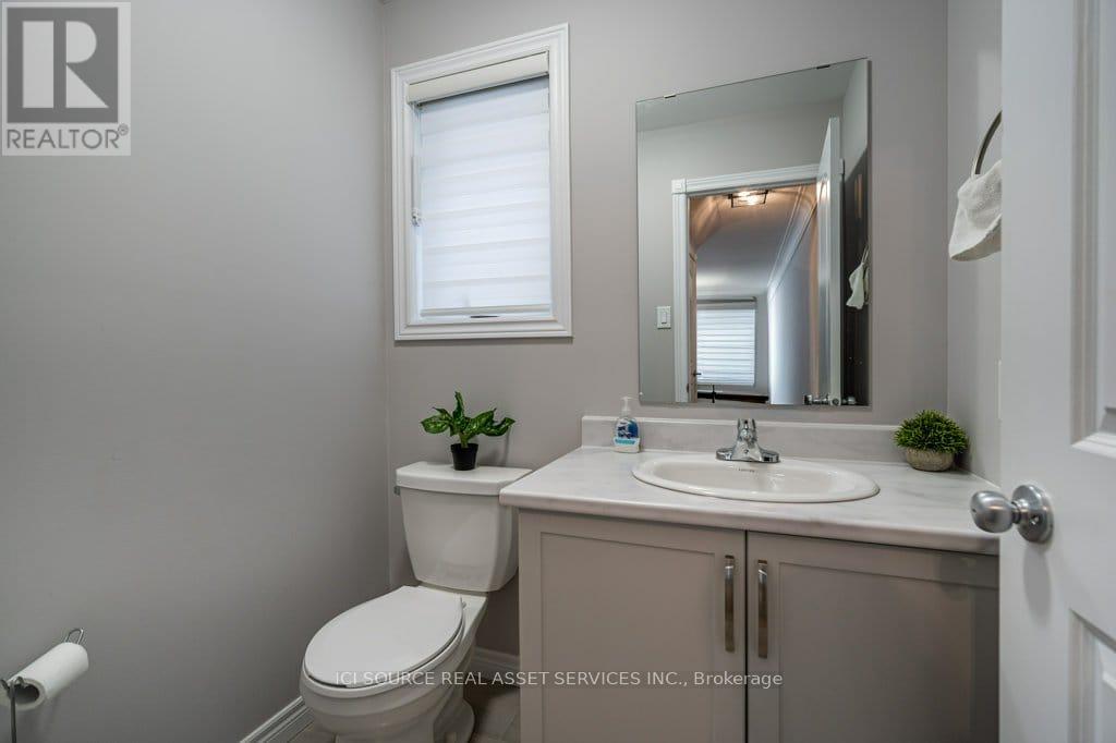 Upper - 505 Clayton Avenue, Peterborough, Ontario  K9K 0H6 - Photo 12 - X12858070