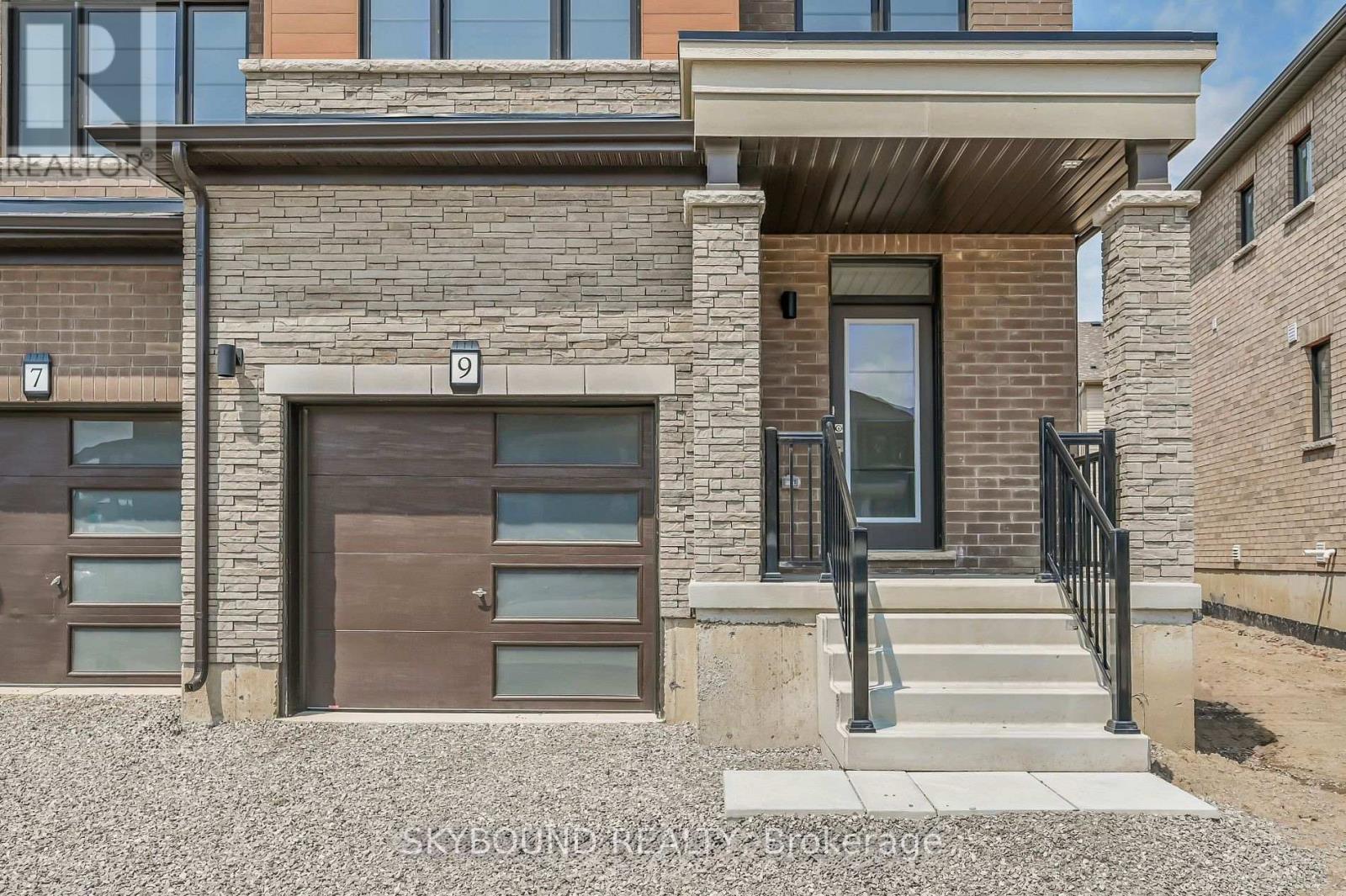 9 Lonsdale Road, Haldimand, Ontario  N3W 0J4 - Photo 2 - X12858076