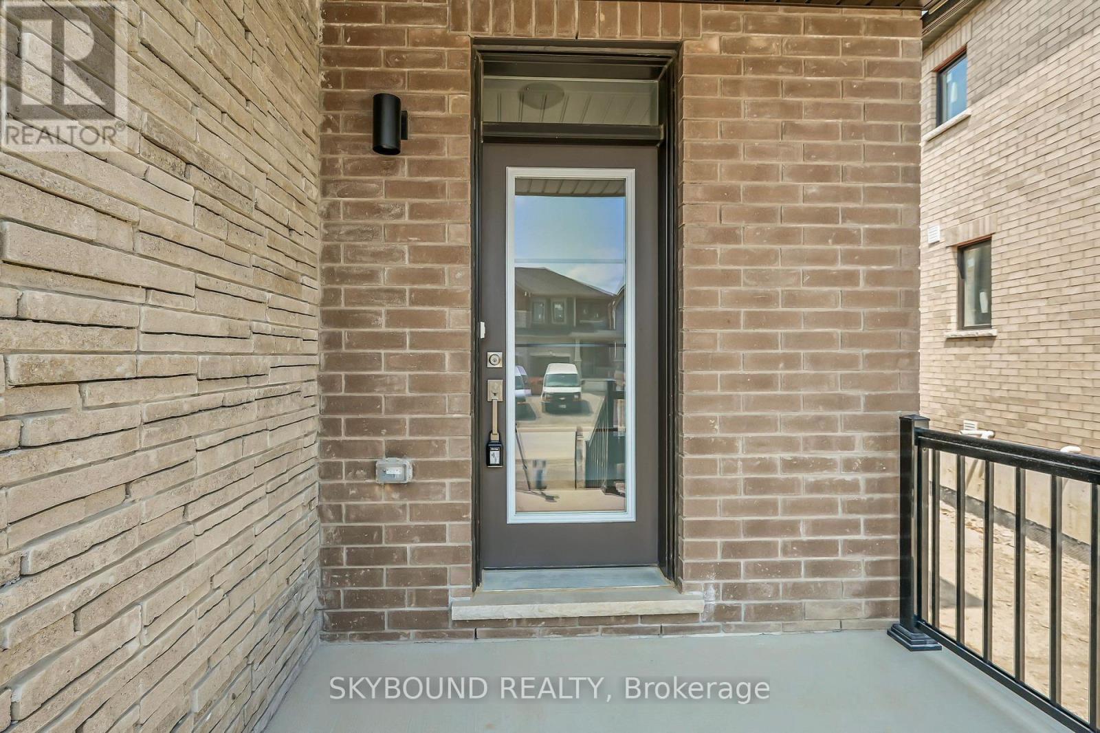 9 Lonsdale Road, Haldimand, Ontario  N3W 0J4 - Photo 3 - X12858076