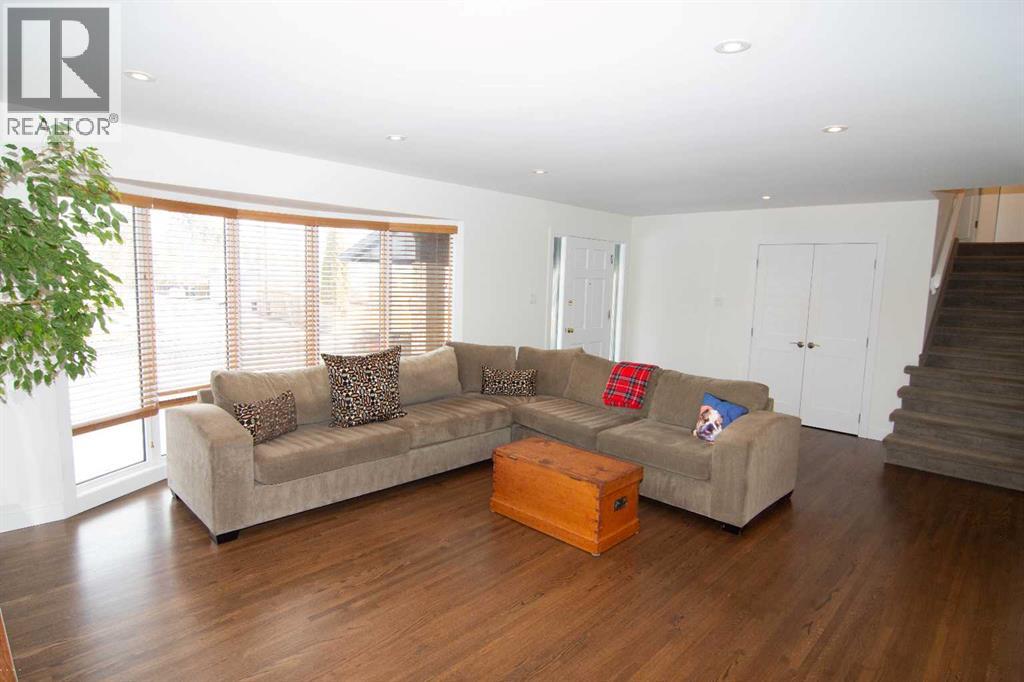 1139 Lake Sylvan Drive Se, Calgary, Alberta  T2J 2P9 - Photo 18 - A2290254