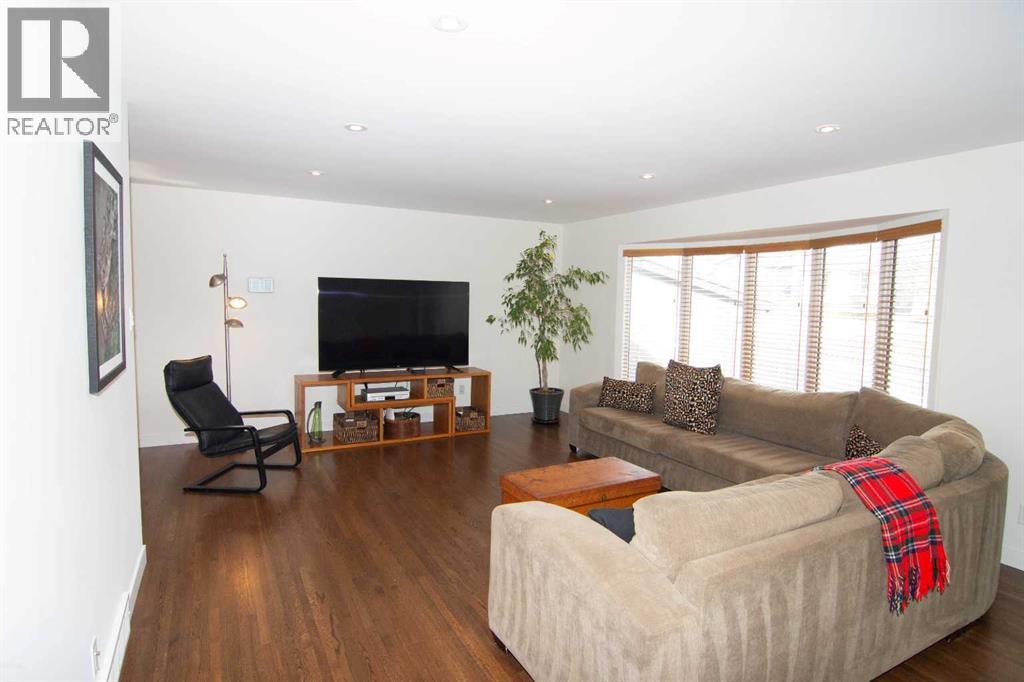 1139 Lake Sylvan Drive Se, Calgary, Alberta  T2J 2P9 - Photo 16 - A2290254