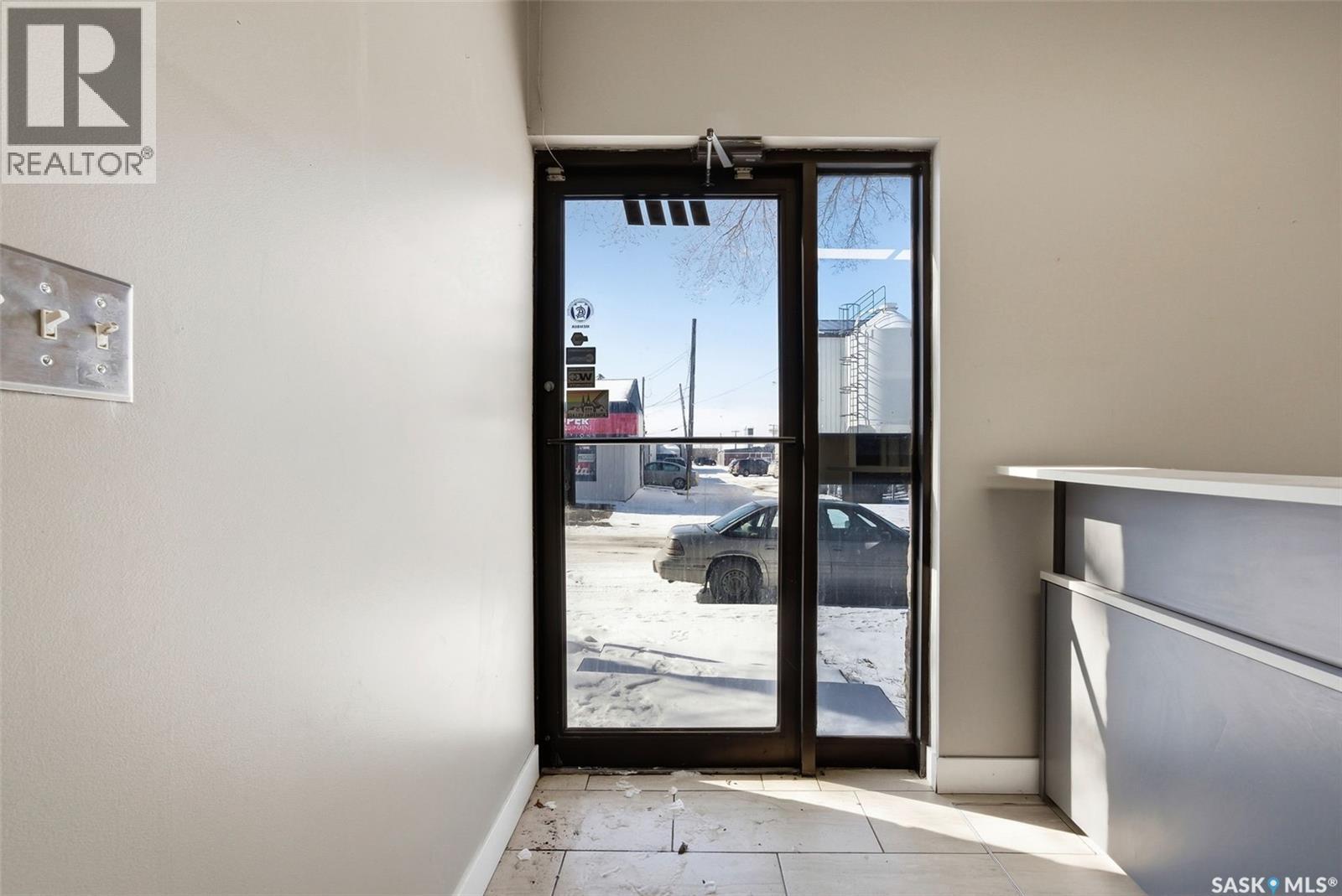 1865 Cameron Street, Regina, Saskatchewan  S4T 2T9 - Photo 3 - SK029675