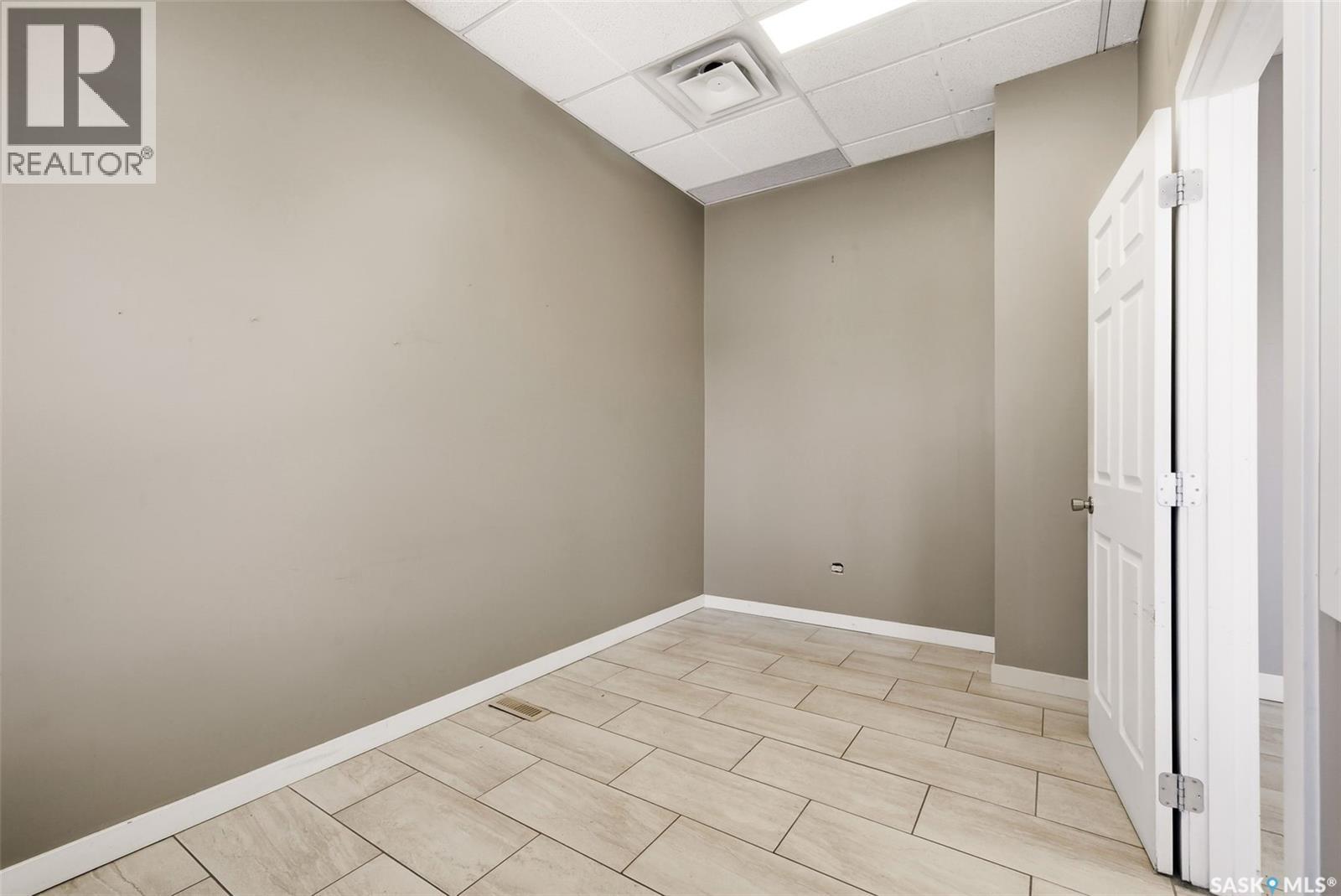 1865 Cameron Street, Regina, Saskatchewan  S4T 2T9 - Photo 8 - SK029675