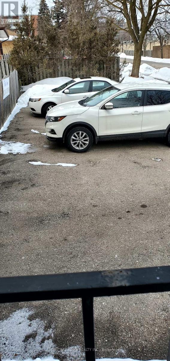 210 Jacey Ann Drive, Richmond Hill, Ontario  L4C 4N5 - Photo 3 - N12846684