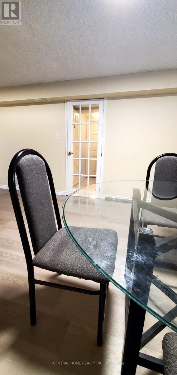 210 Jacey Ann Drive, Richmond Hill, Ontario  L4C 4N5 - Photo 7 - N12846684