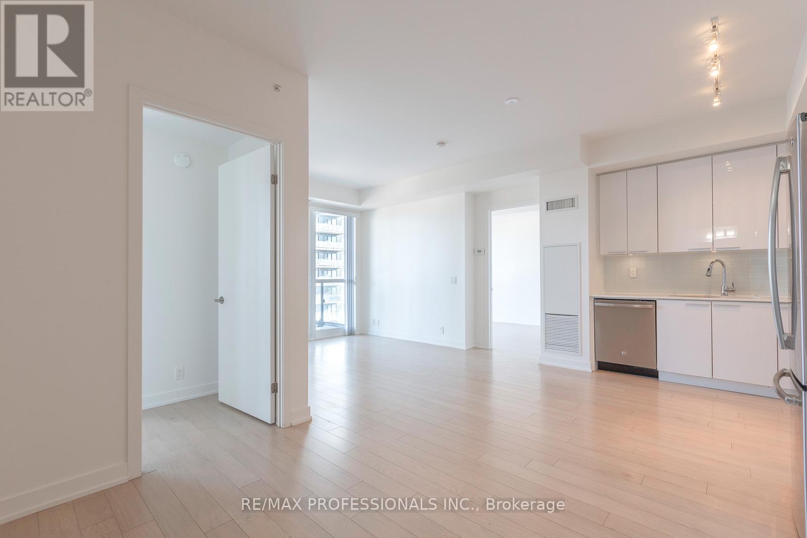 1110 - 10 Park Lawn Road, Toronto, Ontario  M8V 0H9 - Photo 2 - W12857982