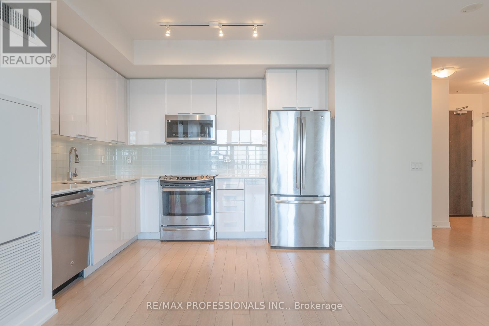 1110 - 10 Park Lawn Road, Toronto, Ontario  M8V 0H9 - Photo 6 - W12857982