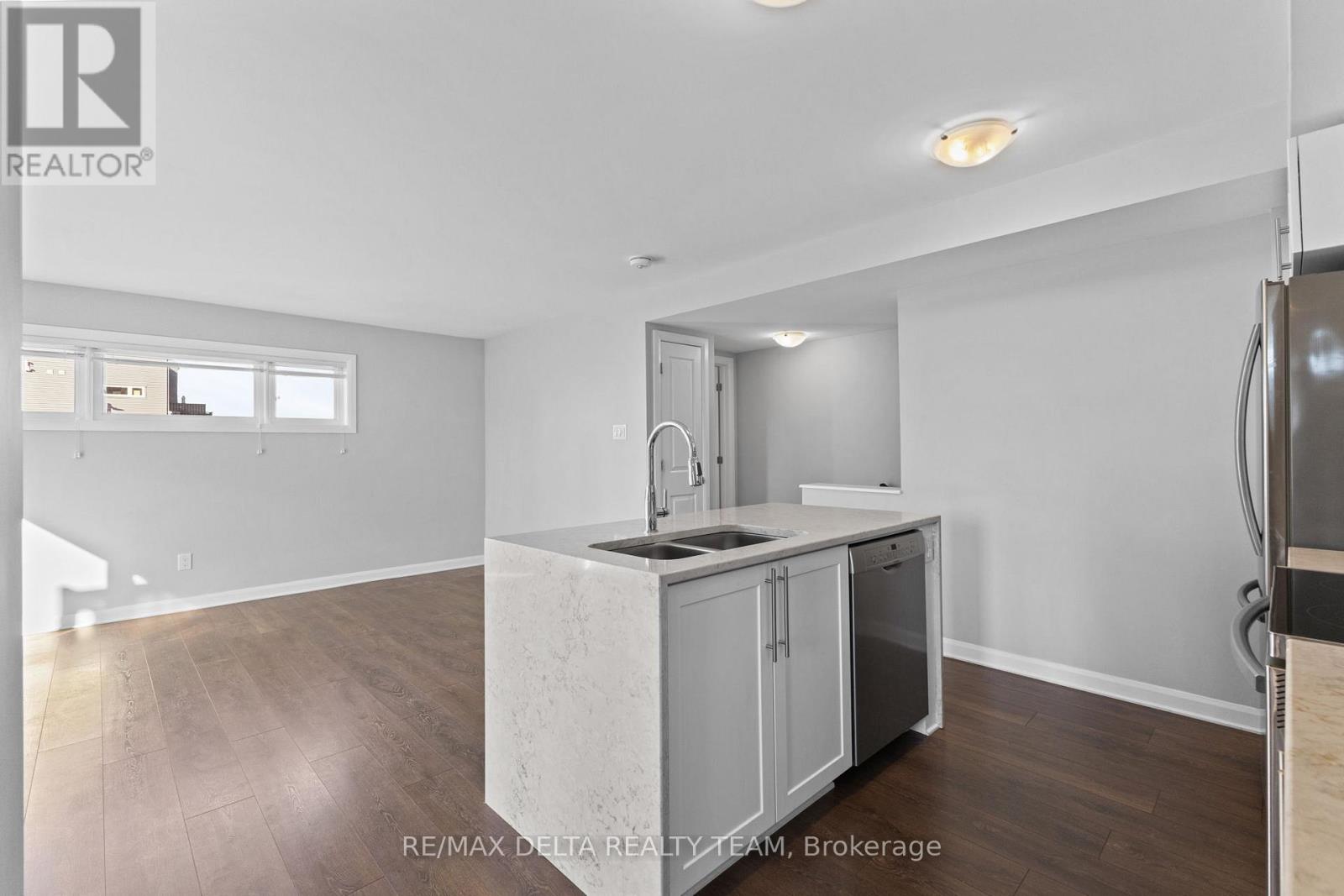 A - 706 Amberwing Private, Ottawa, Ontario  K4A 5H5 - Photo 8 - X12858124