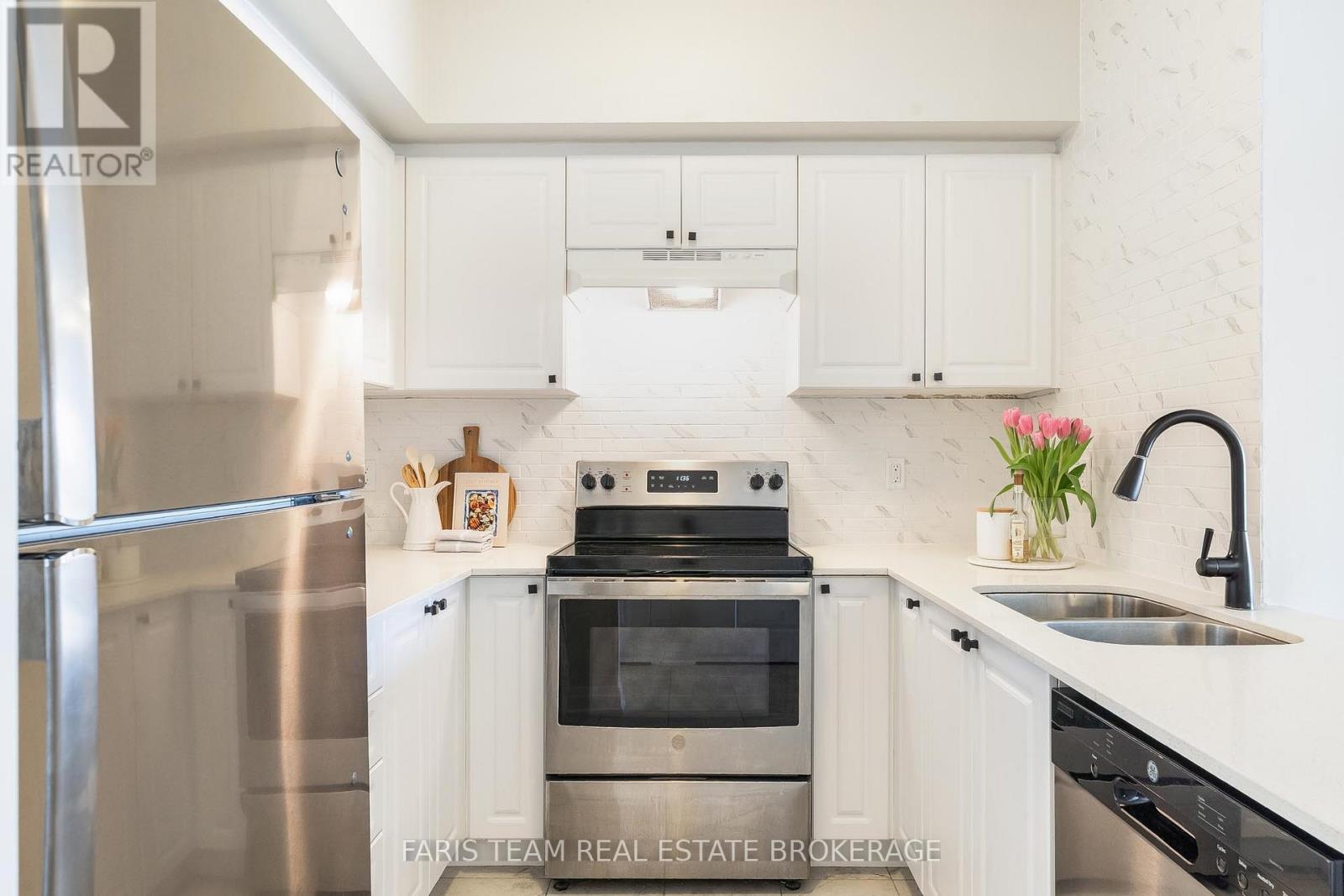 207 - 54 Koda Street, Barrie, Ontario  L9J 0J6 - Photo 10 - S12792424