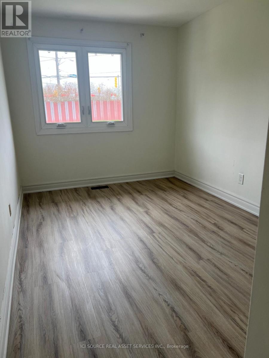 MAIN FLOOR - 52 PINEMORE CRESCENT, Toronto, Ontario