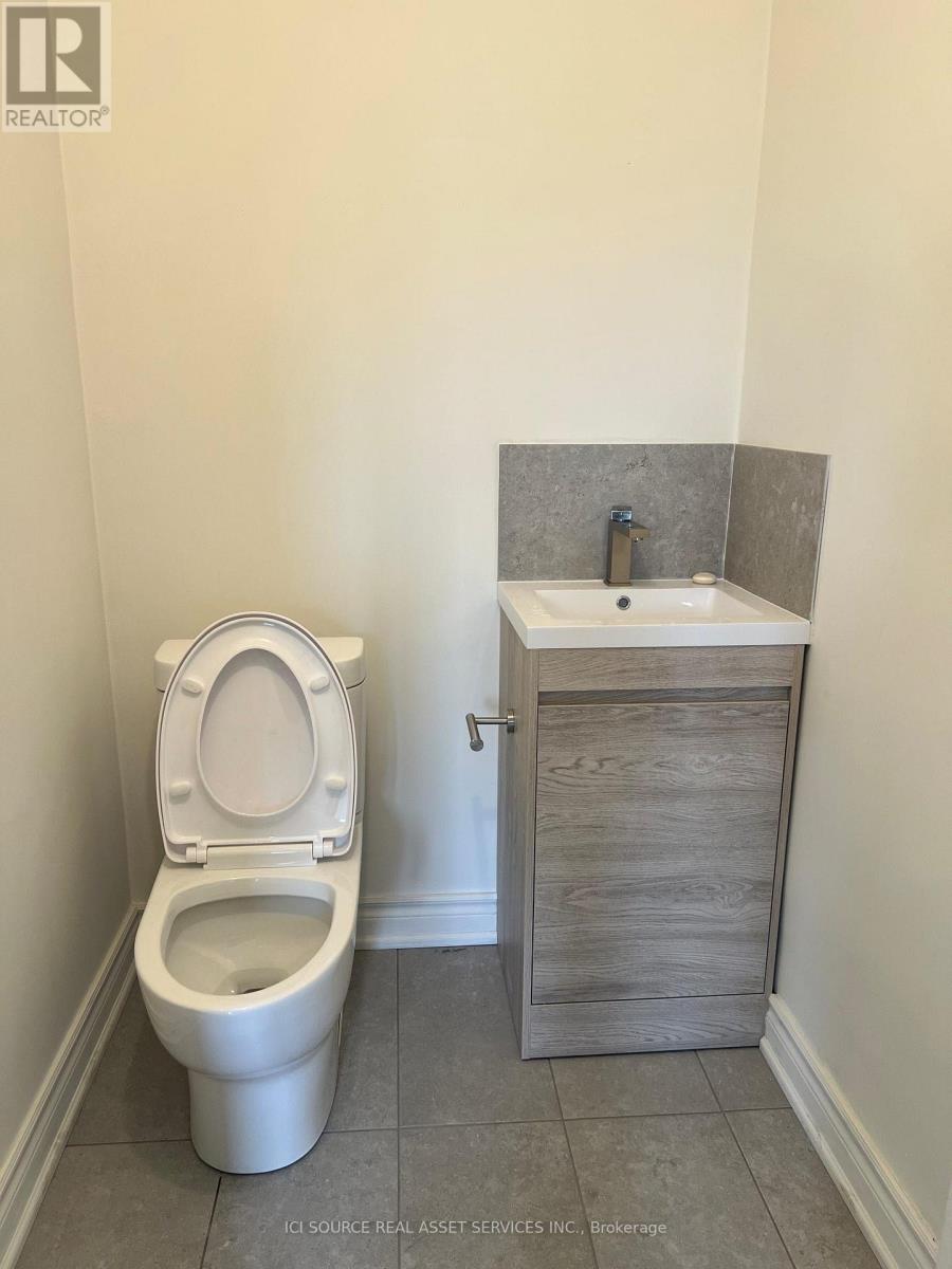 Main Floor - 52 Pinemore Crescent, Toronto, Ontario  M3A 1W6 - Photo 3 - C12858160