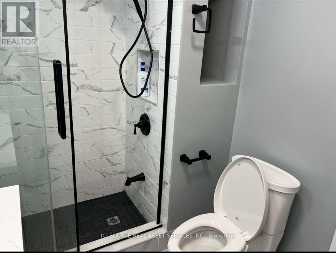 Main Floor - 52 Pinemore Crescent, Toronto, Ontario  M3A 1W6 - Photo 9 - C12858160