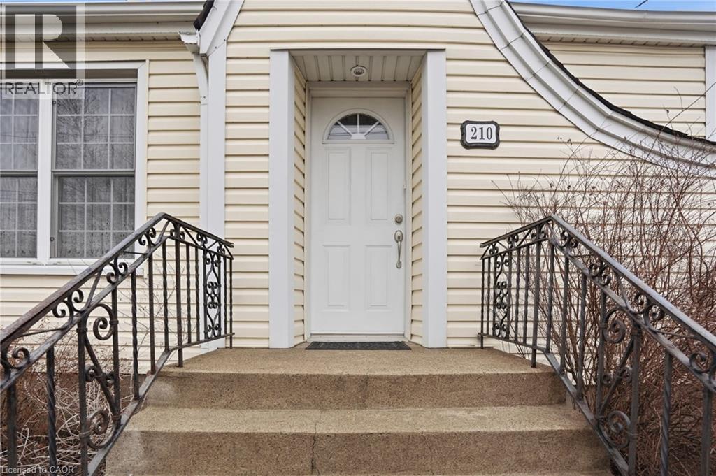 210 Vine Street, St. Catharines, Ontario  L2M 4S8 - Photo 5 - 40810341