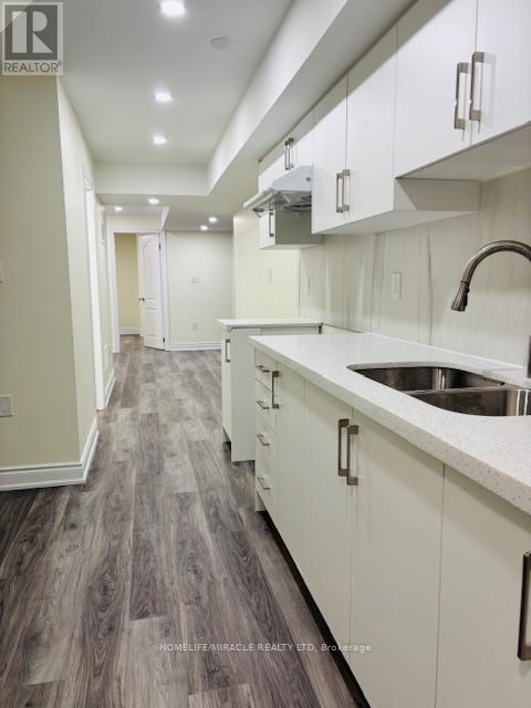 418 Royal West Drive, Brampton, Ontario  L6X 5K1 - Photo 14 - W12858146