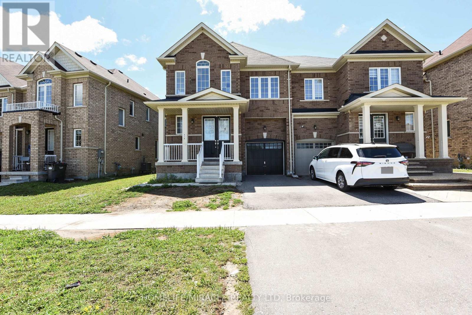 418 Royal West Drive, Brampton, Ontario  L6X 5K1 - Photo 7 - W12858146