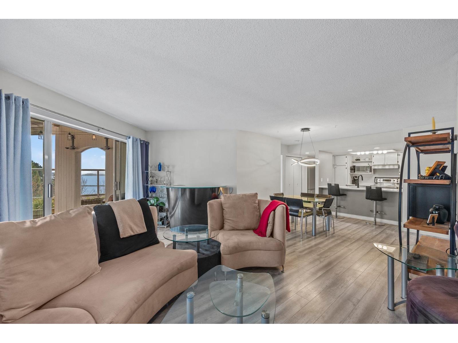 102 15025 Victoria Avenue, White Rock, British Columbia  V4B 1G2 - Photo 11 - R3097161