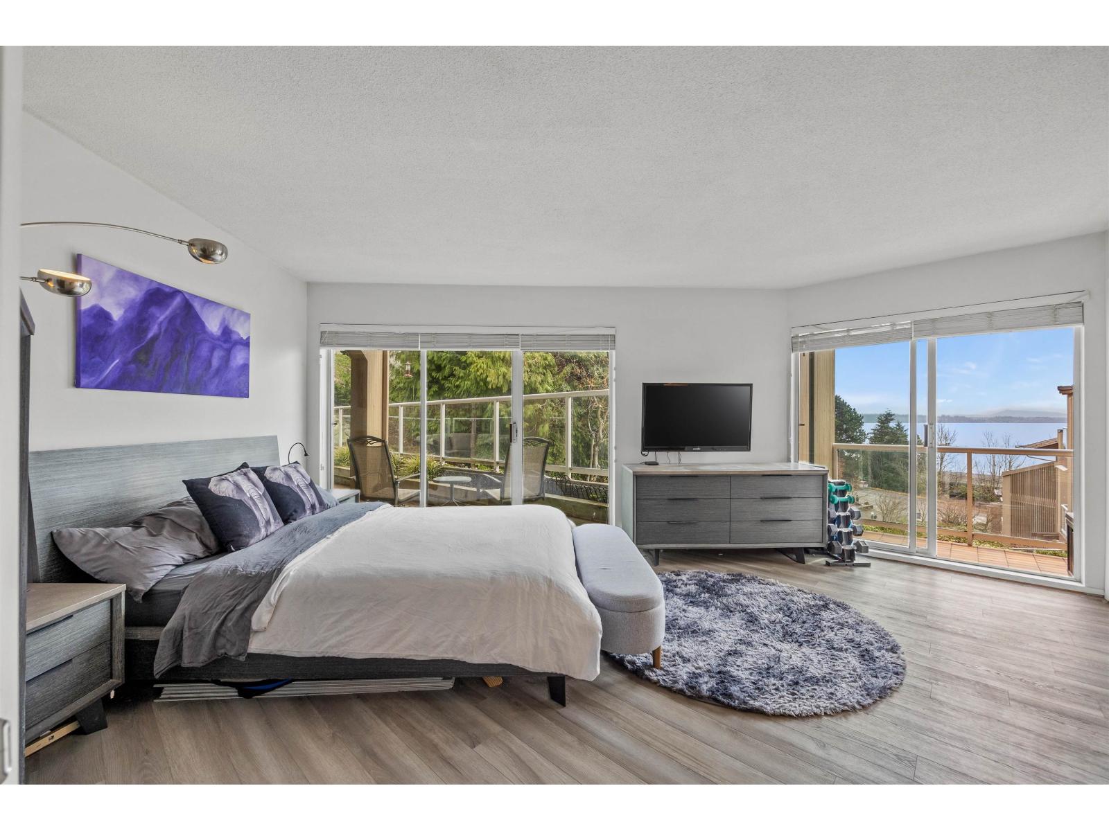 102 15025 Victoria Avenue, White Rock, British Columbia  V4B 1G2 - Photo 15 - R3097161