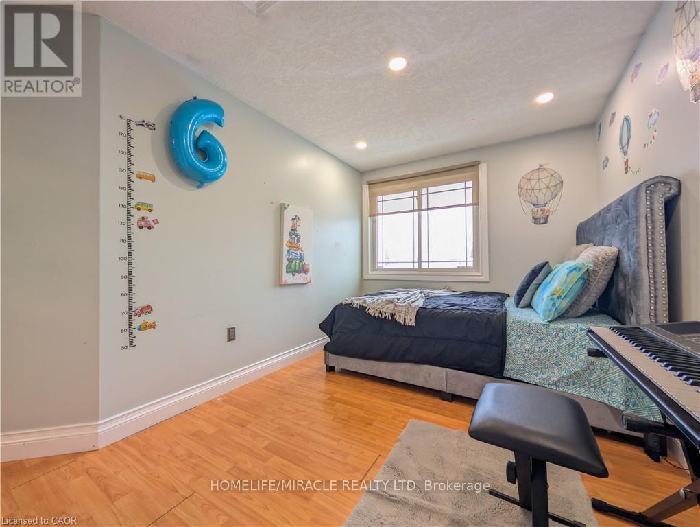 39 Endeavour Drive, Cambridge, Ontario  N3C 4C4 - Photo 15 - X12858144