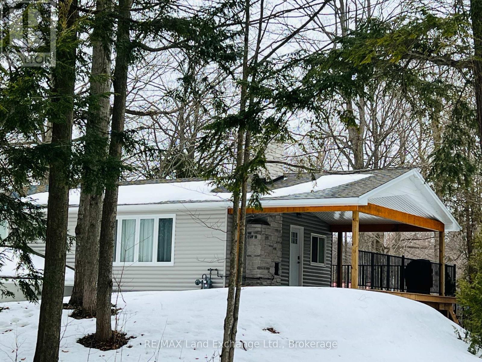 819 Wilson Avenue, Huron-Kinloss, Ontario  N2Z 2X3 - Photo 2 - X12858214