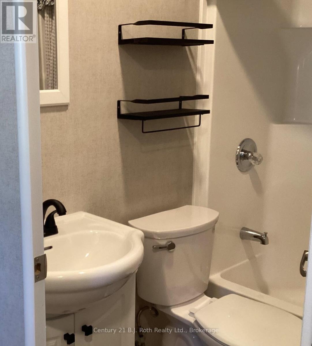 719 Poplar Crescent, Bracebridge, Ontario  P1L 1W9 - Photo 6 - X12858234