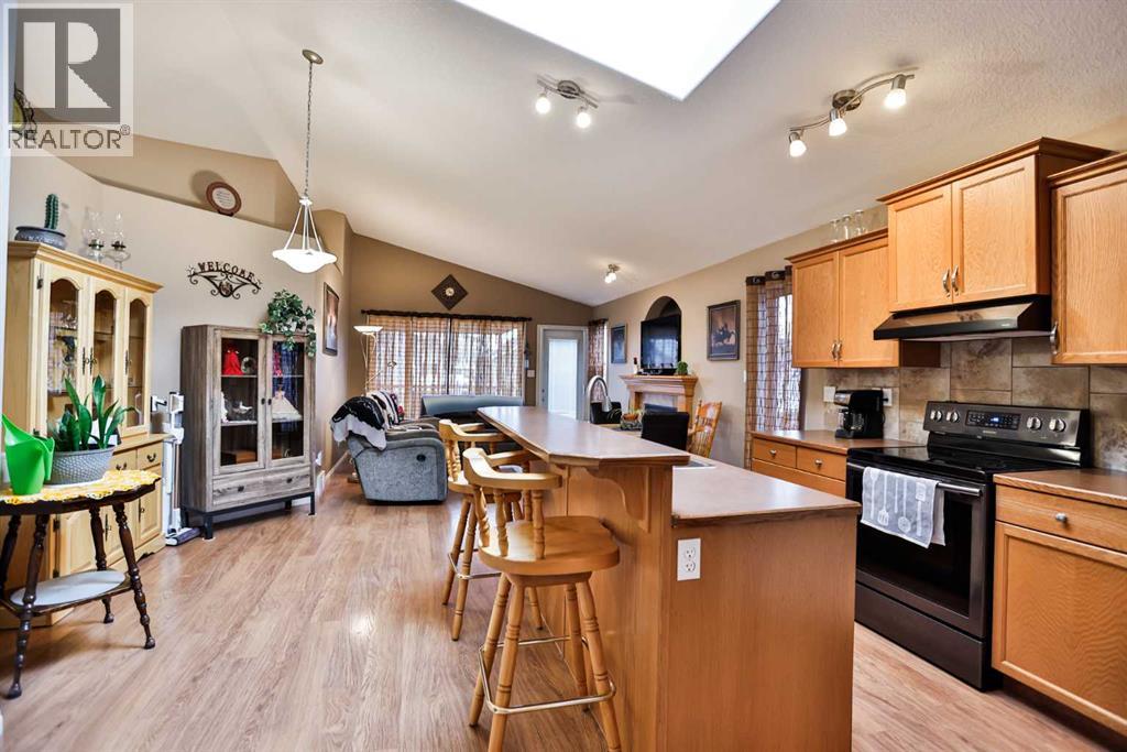 408 Thyrza Burkitt Link N, Lethbridge, Alberta  T1H 5M5 - Photo 3 - A2291553