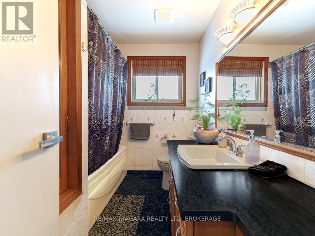 251 Clarke Street, Port Colborne, Ontario  L3K 2G7 - Photo 18 - X12744020