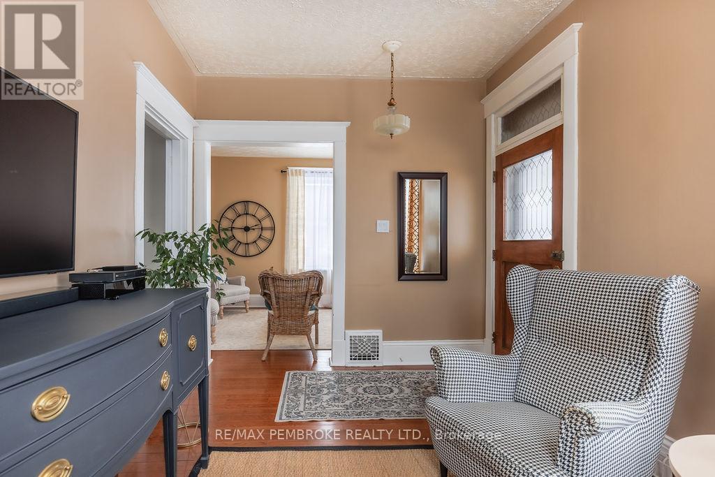 358 Trafalgar Road, Pembroke, Ontario  K8A 5A9 - Photo 15 - X12858164