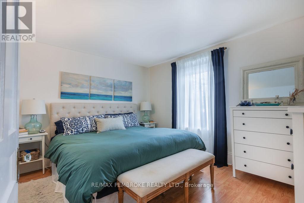 358 Trafalgar Road, Pembroke, Ontario  K8A 5A9 - Photo 20 - X12858164