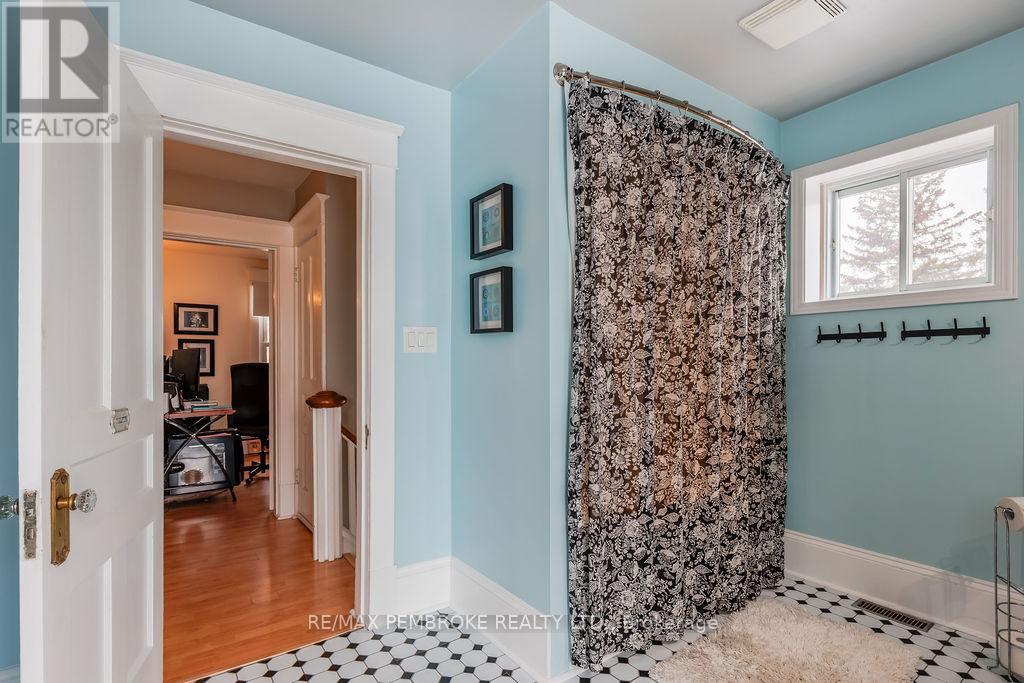 358 Trafalgar Road, Pembroke, Ontario  K8A 5A9 - Photo 30 - X12858164