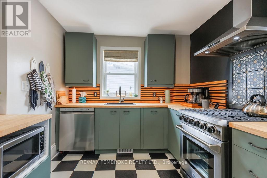 358 Trafalgar Road, Pembroke, Ontario  K8A 5A9 - Photo 5 - X12858164