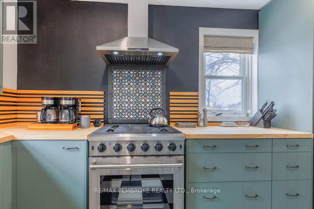 358 Trafalgar Road, Pembroke, Ontario  K8A 5A9 - Photo 7 - X12858164