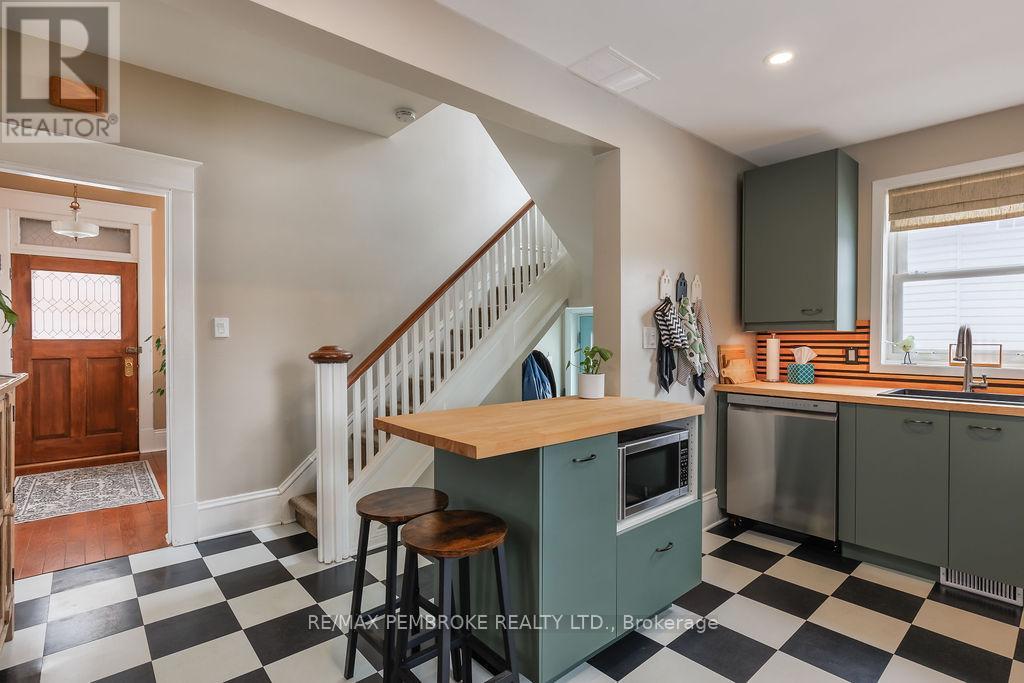 358 Trafalgar Road, Pembroke, Ontario  K8A 5A9 - Photo 9 - X12858164