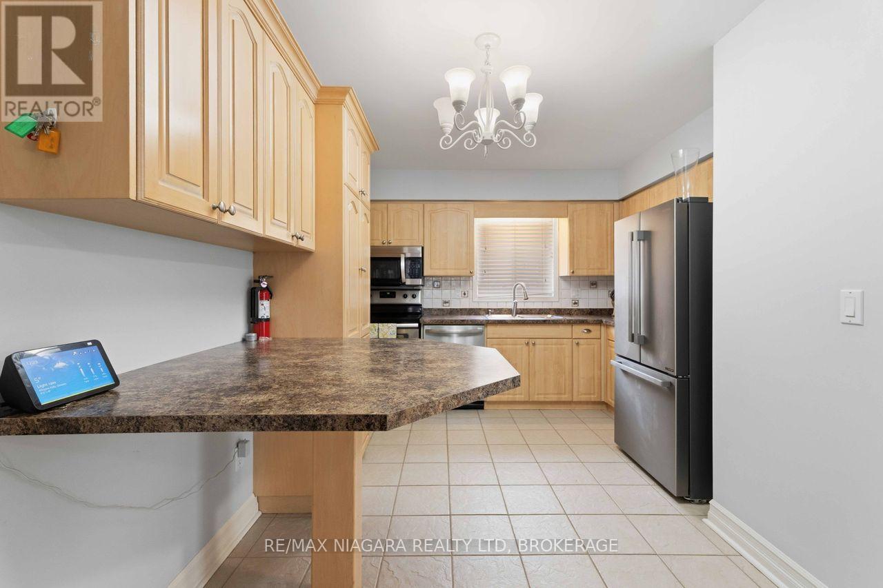 41 Eastwood Drive, Welland, Ontario  L3C 6W1 - Photo 11 - X12858242