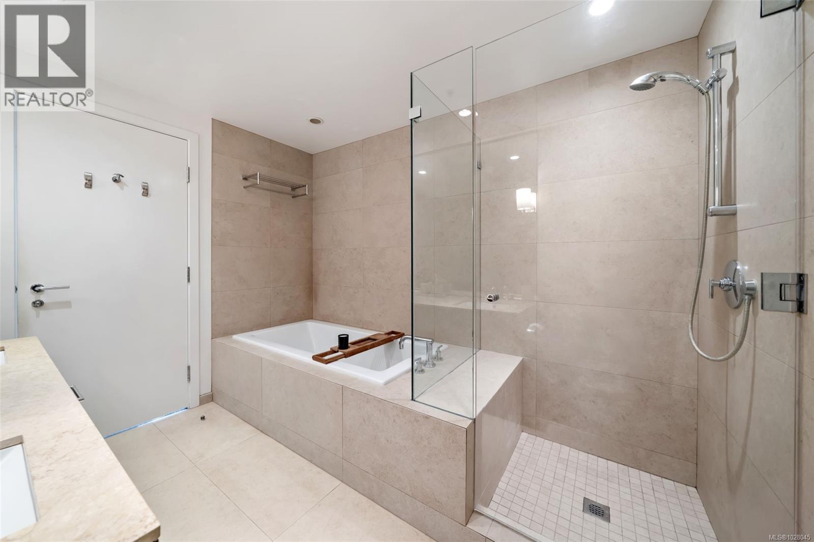 214 100 Saghalie Rd, Victoria, British Columbia  V9A 0A1 - Photo 14 - 1028045