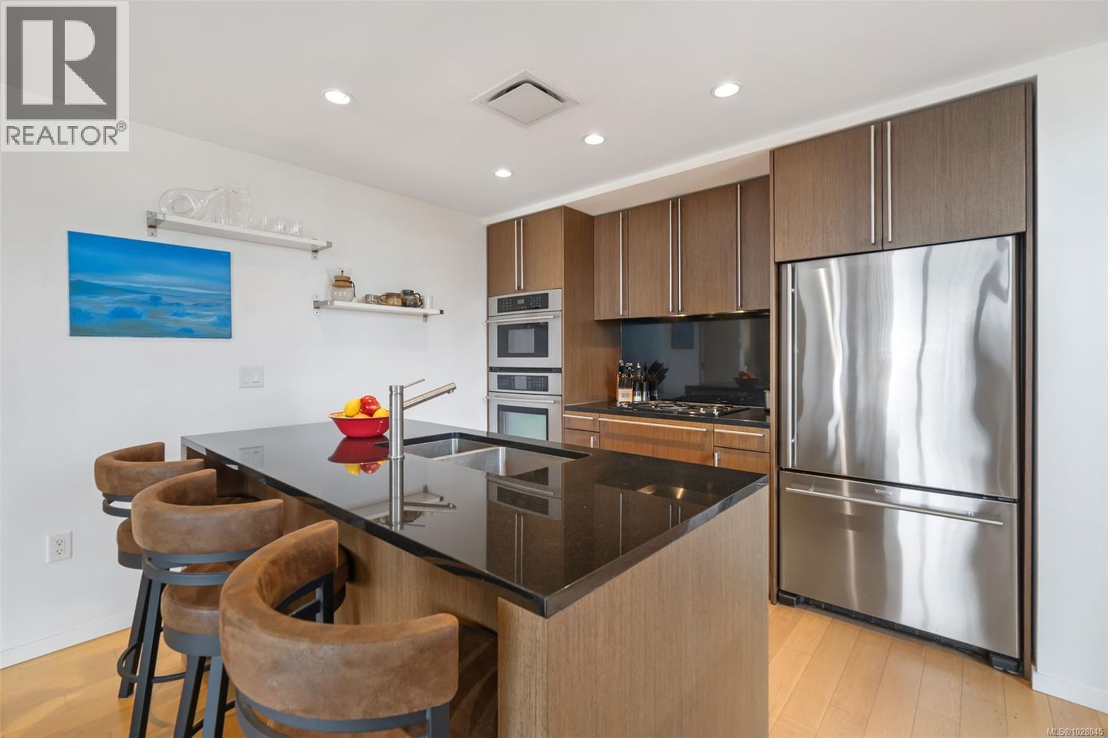 214 100 Saghalie Rd, Victoria, British Columbia  V9A 0A1 - Photo 6 - 1028045