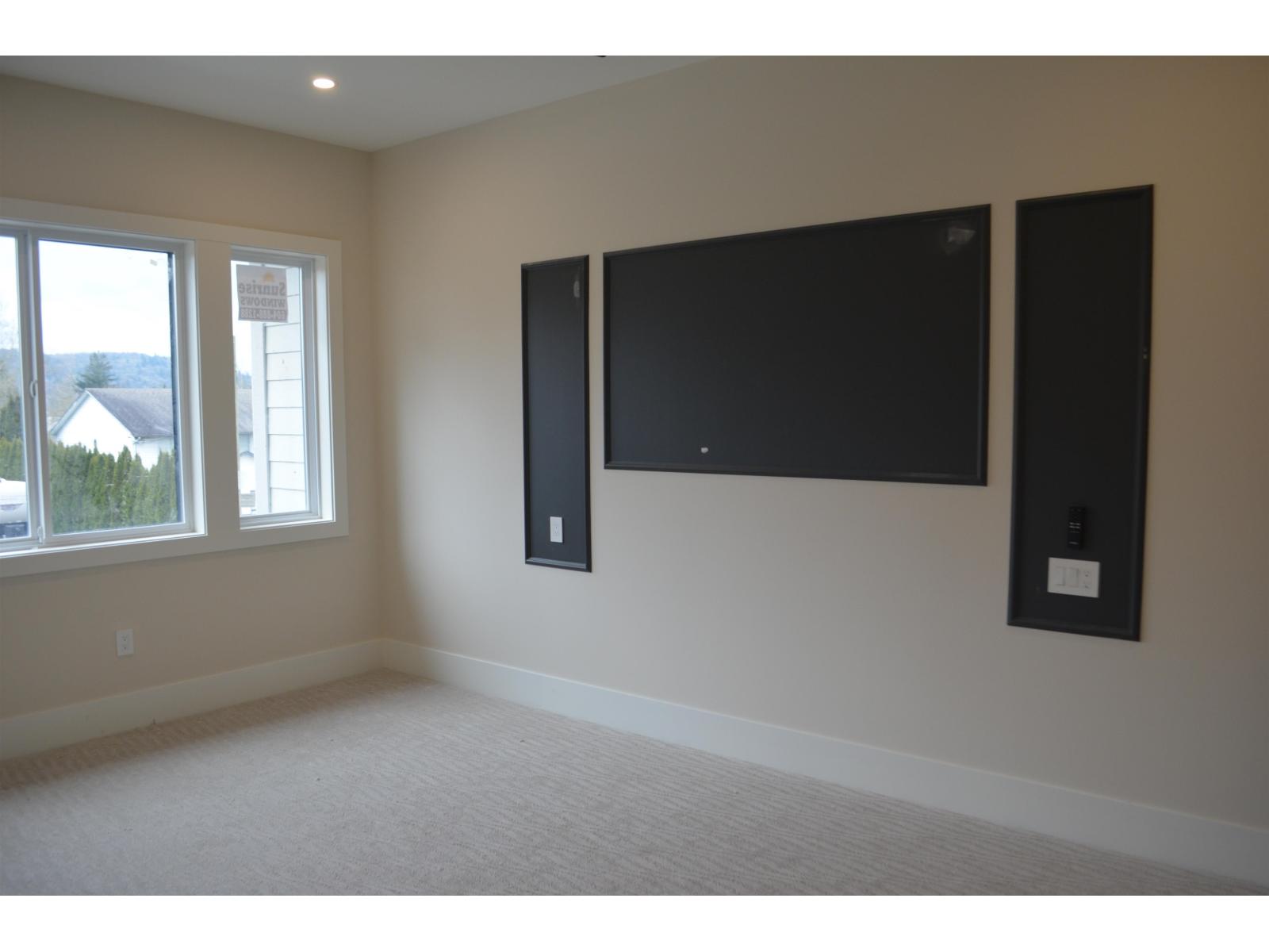 8512 Nottman Street, Mission, British Columbia V2V 3W4 - Photo 10 - R3090145