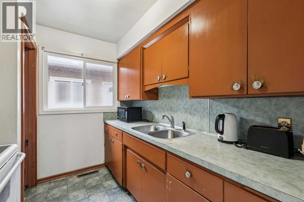 633 37 Street Sw, Calgary, Alberta  T3C 1R8 - Photo 6 - A2291409