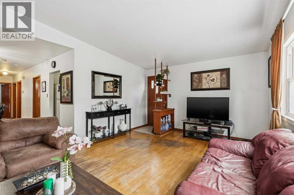 633 37 Street Sw, Calgary, Alberta  T3C 1R8 - Photo 4 - A2291409