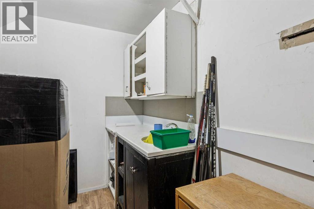 633 37 Street Sw, Calgary, Alberta  T3C 1R8 - Photo 13 - A2291409