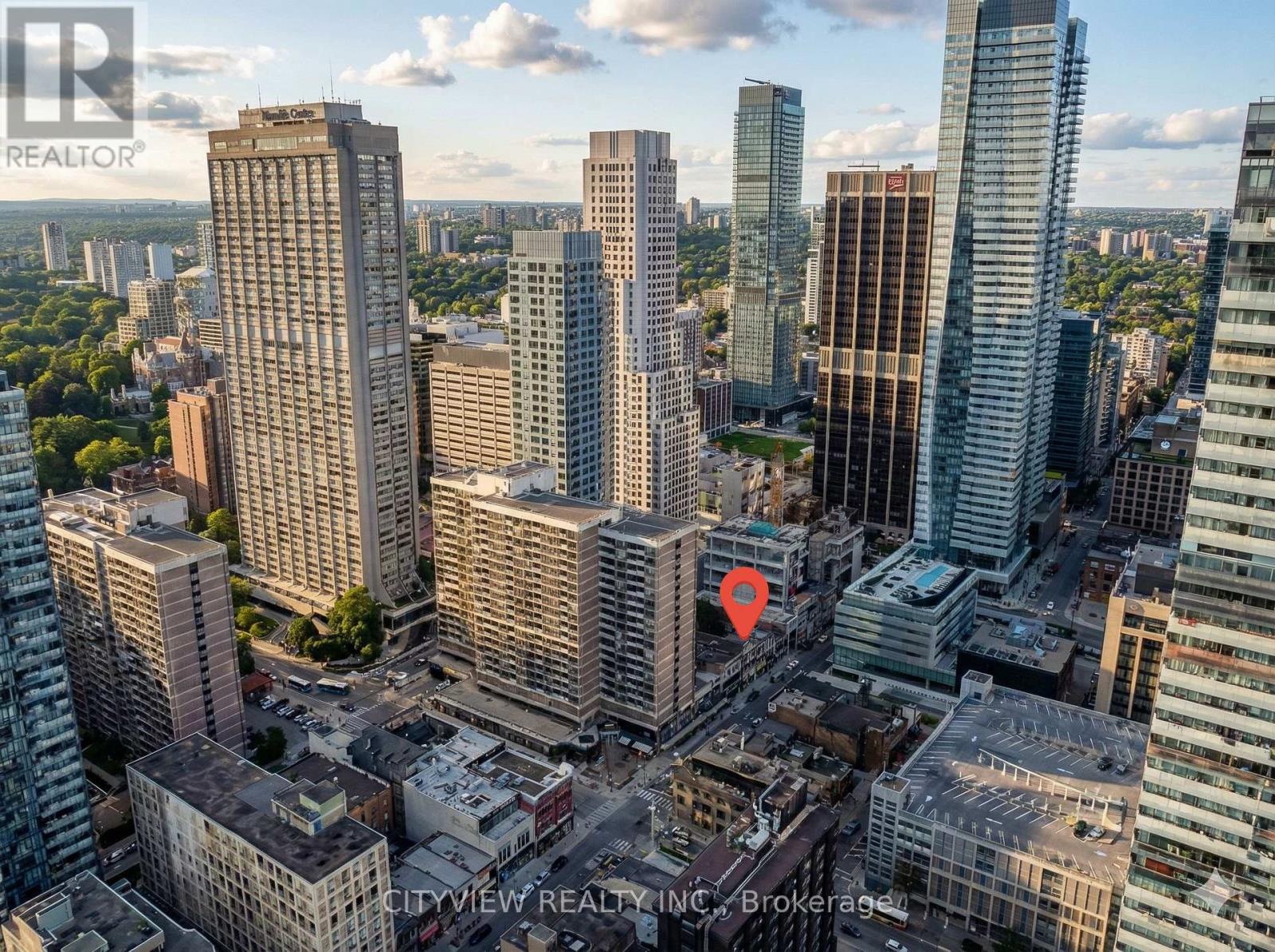 756 YONGE STREET, Toronto, Ontario