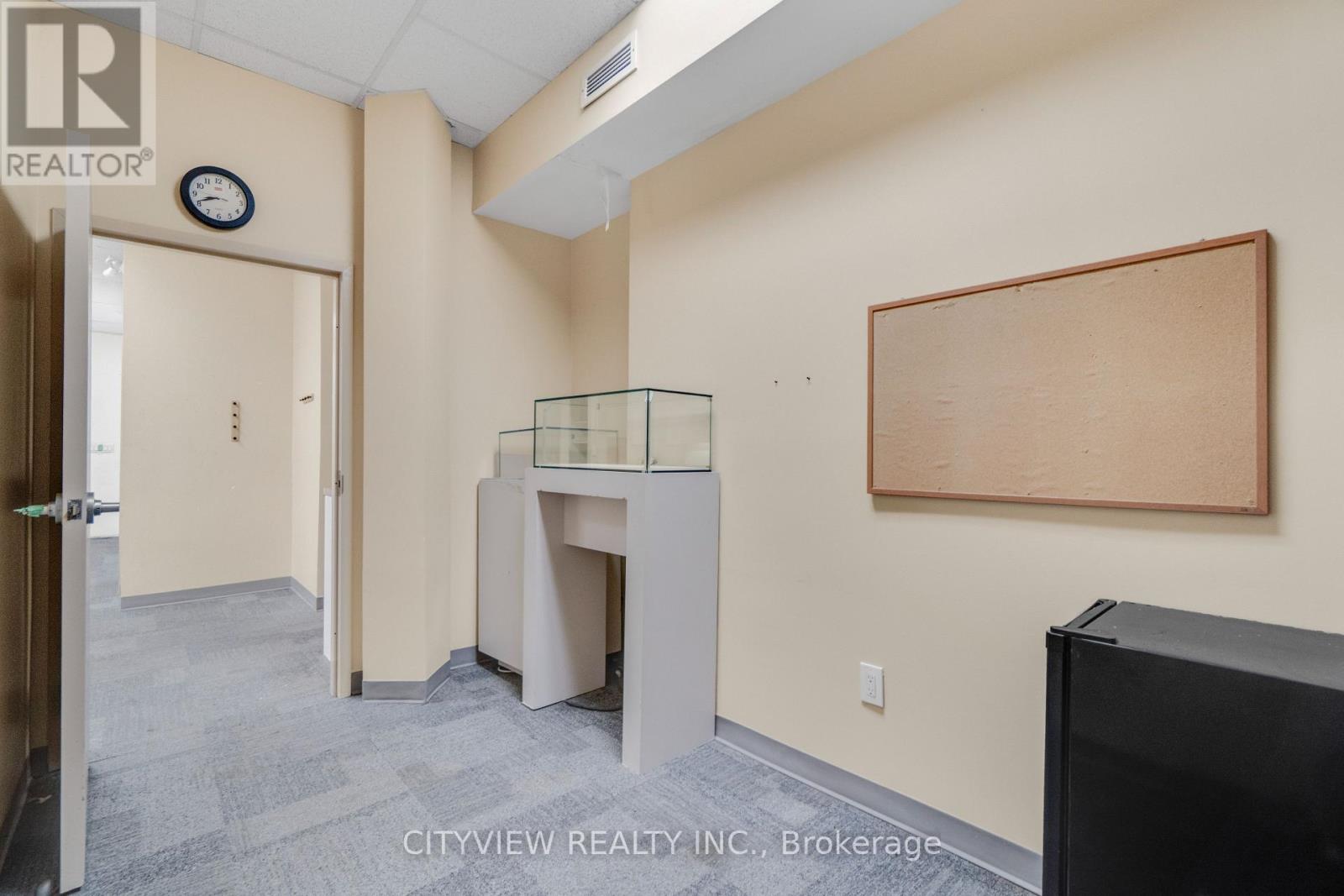 756 Yonge Street, Toronto, Ontario  M4Y 2B6 - Photo 22 - C12858176